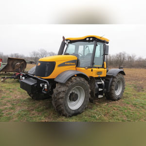 JCB 3220 Fastrac Smooth Shift, 540/65 R 30 tires, 3 pt, 1000 pto, 1977 hrs, front wts, 4 hyd remotes, air, buddy seat