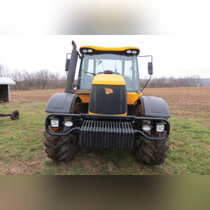 JCB 3220 Fastrac Smooth Shift, 540/65 R 30 tires, 3 pt, 1000 pto, 1977 hrs, front wts, 4 hyd remotes, air, buddy seat