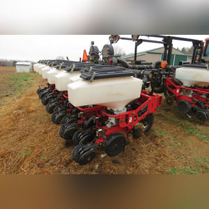 White 8500 12/23 row planter, no-till, markers, front fold, w/ monitor