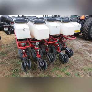 White 8500 12/23 row planter, no-till, markers, front fold, w/ monitor