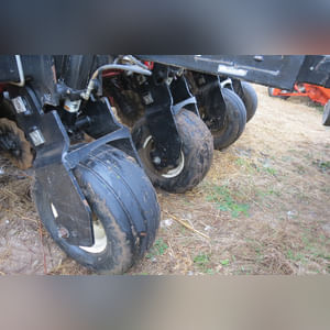 White 8500 12/23 row planter, no-till, markers, front fold, w/ monitor