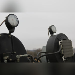 White 8500 12/23 row planter, no-till, markers, front fold, w/ monitor