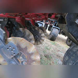 White 8500 12/23 row planter, no-till, markers, front fold, w/ monitor