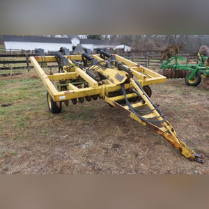 Landoll 1700 7-shank disc chisel, hyd raise