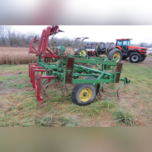 20â?? John Deere 1010 field cultivator w/ walking tandems, hyd fold, single bar harrow