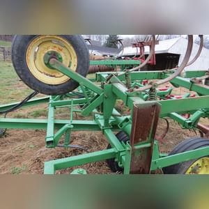 20â?? John Deere 1010 field cultivator w/ walking tandems, hyd fold, single bar harrow