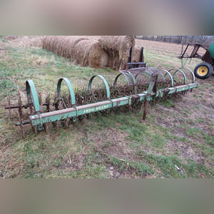 14â?? John Deere 414 rotary hoe, 3 pt