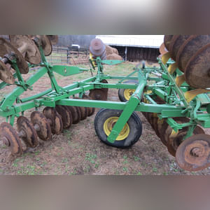 14â?? John Deere disc, manual fold, 8 ½â? spacing