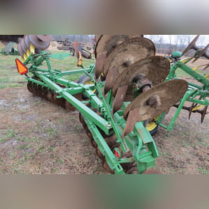 14â?? John Deere disc, manual fold, 8 ½â? spacing