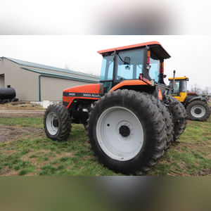 Agco Allis 9435 tractor, MFWD, 18.4-42 tires & duals, 14.9 R 30 front, front wts, 3 pt, 3 hyd remotes, pto, 4435 hrs, SN 936021ML