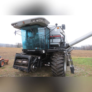 2001 Gleaner R-62 combine, 30.5 L 32 tires, 2919 hrs, 1955 separator hrs, lateral tilt, SN R62-HK62217