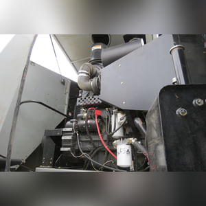 2001 Gleaner R-62 combine, 30.5 L 32 tires, 2919 hrs, 1955 separator hrs, lateral tilt, SN R62-HK62217