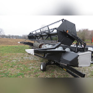 2002 Gleaner 25â?? 800 grain head, fore & aft reel, SN 25F-HL 84282