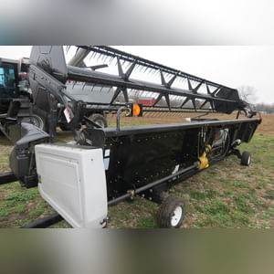 2002 Gleaner 25â?? 800 grain head, fore & aft reel, SN 25F-HL 84282