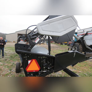 2002 Gleaner 25â?? 800 grain head, fore & aft reel, SN 25F-HL 84282