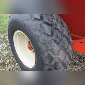 Killbros 475 grain cart, w/scales, 23.1-26 Tires