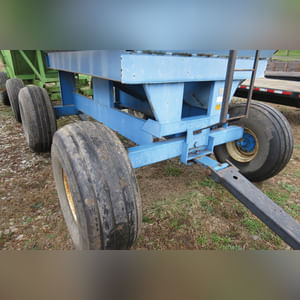 DMI 300 bu. gravity wagon