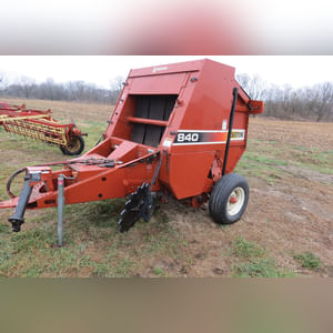 Agco Hesston 840 round baler, winrow wheels, monitor