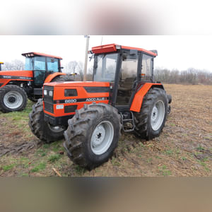 Agco Allis 6690 tractor, MFWD, 18.4 R 34 rear, 16.9 R 24 front, cab, 3 pt, 2 hyd remotes, 540/1000 pto, 1975 hrs, SN 002037