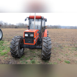 Agco Allis 6690 tractor, MFWD, 18.4 R 34 rear, 16.9 R 24 front, cab, 3 pt, 2 hyd remotes, 540/1000 pto, 1975 hrs, SN 002037