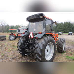 Agco Allis 6690 tractor, MFWD, 18.4 R 34 rear, 16.9 R 24 front, cab, 3 pt, 2 hyd remotes, 540/1000 pto, 1975 hrs, SN 002037