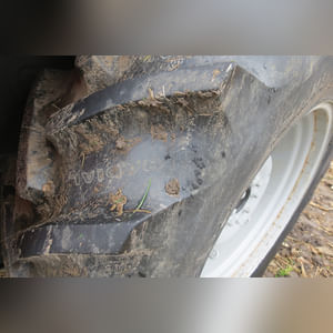 Agco Allis 6690 tractor, MFWD, 18.4 R 34 rear, 16.9 R 24 front, cab, 3 pt, 2 hyd remotes, 540/1000 pto, 1975 hrs, SN 002037