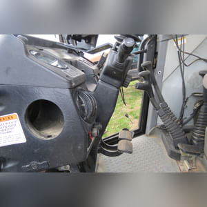 Agco Allis 6690 tractor, MFWD, 18.4 R 34 rear, 16.9 R 24 front, cab, 3 pt, 2 hyd remotes, 540/1000 pto, 1975 hrs, SN 002037