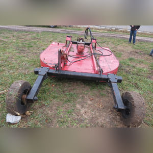 7â?? Farmhand RC270 rotary cutter, pull-type, 540 pto, hyd raise