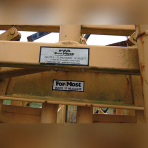 FOR-MOST Model 30 Squeeze Chute with palpation cage on skid