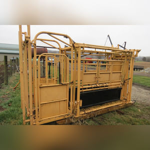 FOR-MOST Model 30 Squeeze Chute with palpation cage on skid