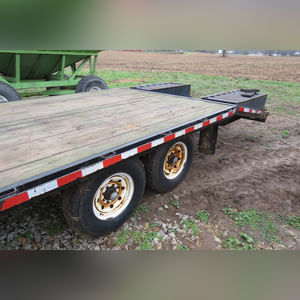 Top Brand 20â?? + 5â?? dove tail gooseneck trailer, tandem axle w/ ramps