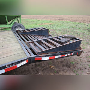 Top Brand 20â?? + 5â?? dove tail gooseneck trailer, tandem axle w/ ramps