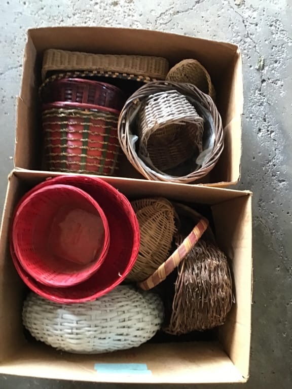 500+ LOTS OF CROCKS-PRIMITIVES-GLASS-POTTERY & MORE!