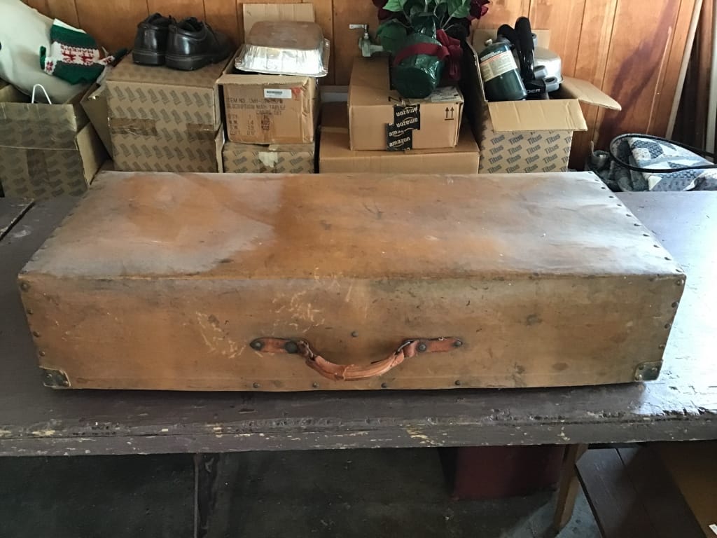 500+ LOTS OF CROCKS-PRIMITIVES-GLASS-POTTERY & MORE!