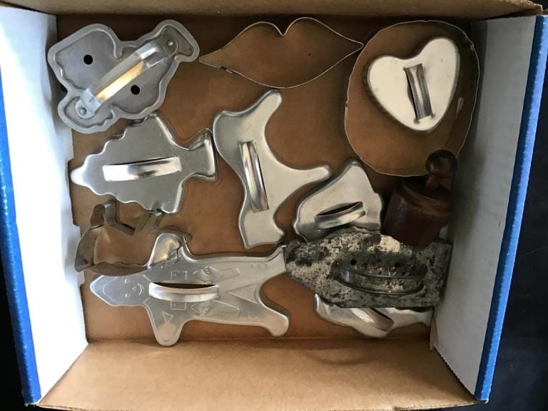 500+ LOTS OF CROCKS-PRIMITIVES-GLASS-POTTERY & MORE!