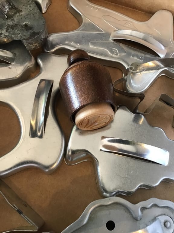 500+ LOTS OF CROCKS-PRIMITIVES-GLASS-POTTERY & MORE!