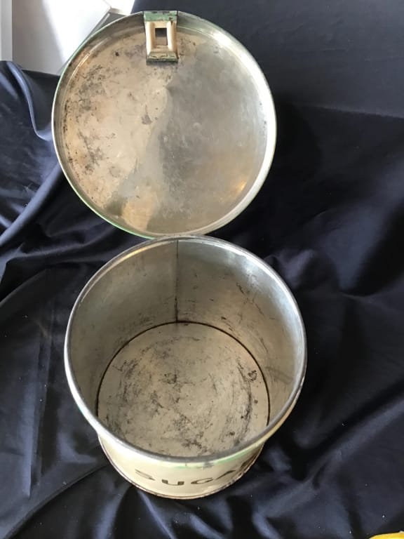 500+ LOTS OF CROCKS-PRIMITIVES-GLASS-POTTERY & MORE!
