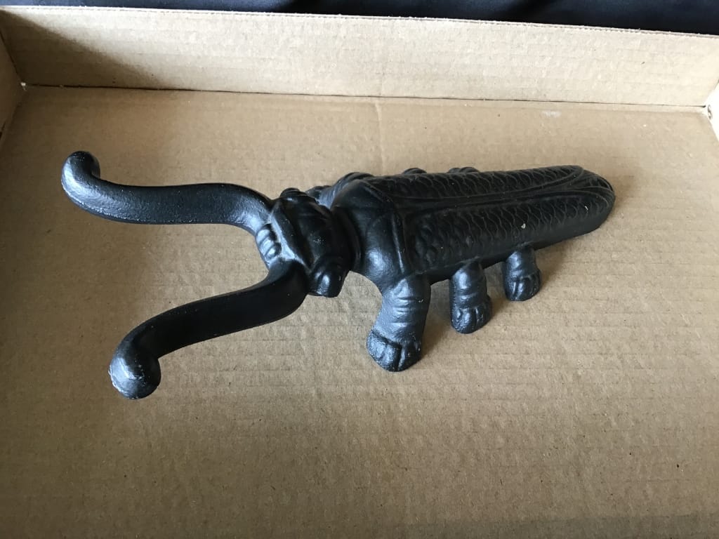 500+ LOTS OF CROCKS-PRIMITIVES-GLASS-POTTERY & MORE!