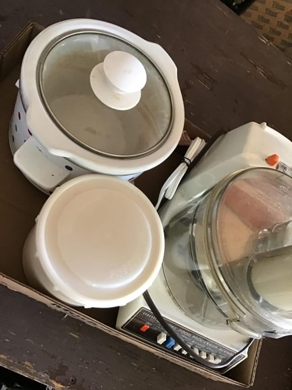 500+ LOTS OF CROCKS-PRIMITIVES-GLASS-POTTERY & MORE!