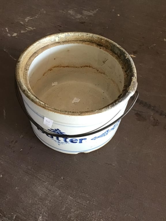 500+ LOTS OF CROCKS-PRIMITIVES-GLASS-POTTERY & MORE!