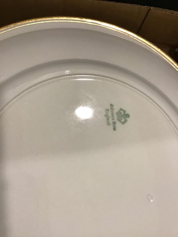 500+ LOTS OF CROCKS-PRIMITIVES-GLASS-POTTERY & MORE!