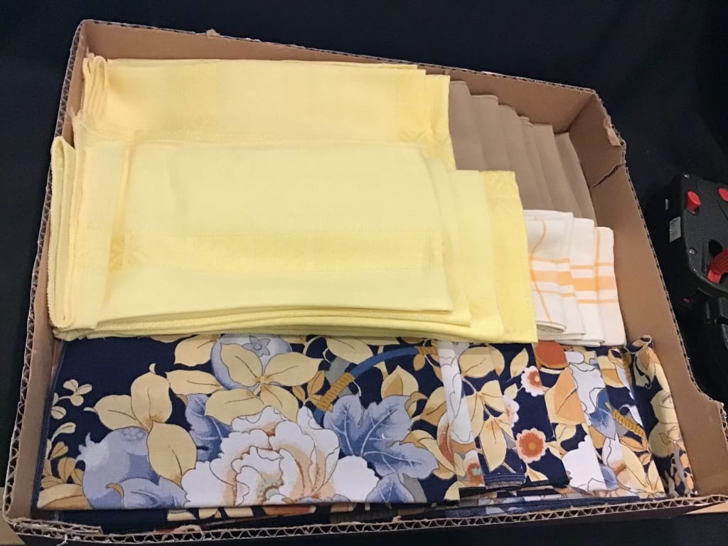 500+ LOTS OF CROCKS-PRIMITIVES-GLASS-POTTERY & MORE!