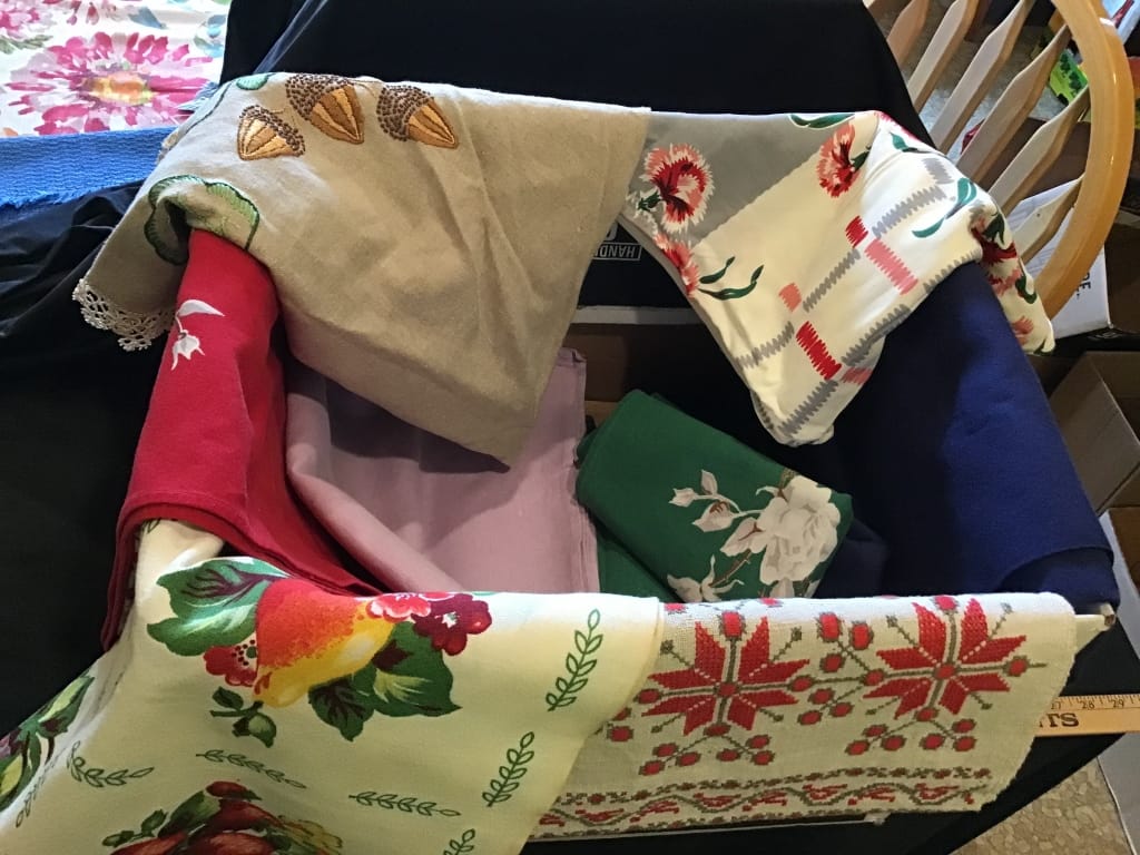 500+ LOTS OF CROCKS-PRIMITIVES-GLASS-POTTERY & MORE!