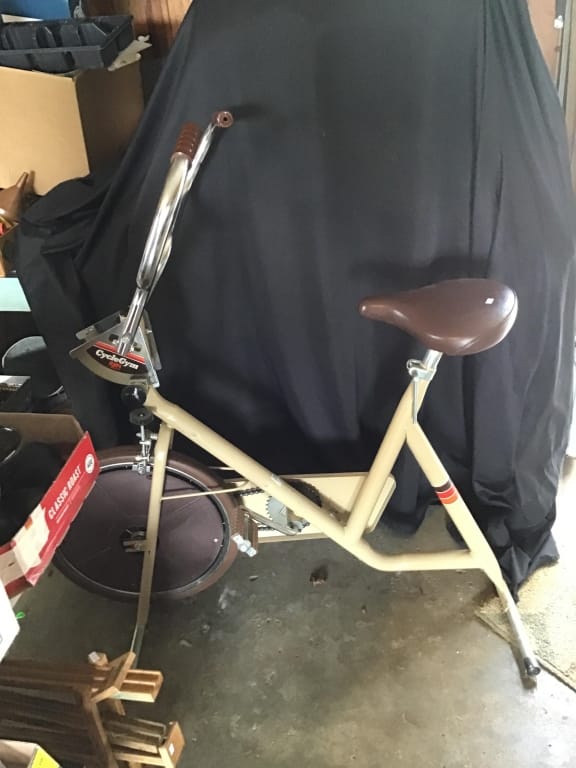 500+ LOTS OF CROCKS-PRIMITIVES-GLASS-POTTERY & MORE!