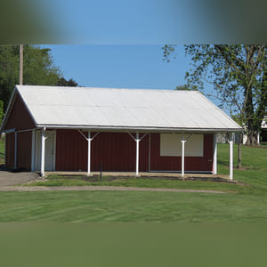 This large 104± acre tract contains an 18-hole, par-72 golf course with a total yardage of 6,535