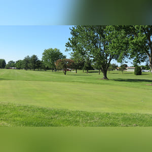 This large 104± acre tract contains an 18-hole, par-72 golf course with a total yardage of 6,535