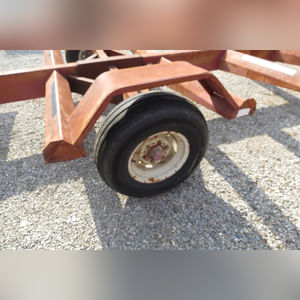 Donahue 12-round bale carrier w/ front dolly