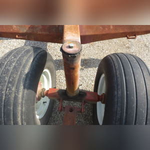 Donahue 12-round bale carrier w/ front dolly