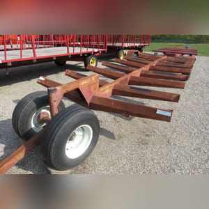 Donahue 12-round bale carrier w/ front dolly
