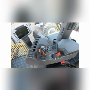 2012 CAT MT855 Challenger tractor, CAT C-15, 475 HP, PTO, Power Shift, 30â? belts, 4 remotes, 7-pin connector, front weights, cab & hood lights, deluxe cab w/ instructor seat, auto guide, 346 hrs., SN 412 (4000 hr. extended powertrain warranty expires 12/29/18, comprehensive warranty expires 12/29/16)